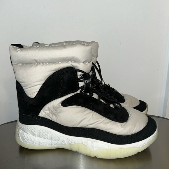 2021 Interlocking CC Logo Wedge Sneakers Size: 38 - Picture 7 of 7